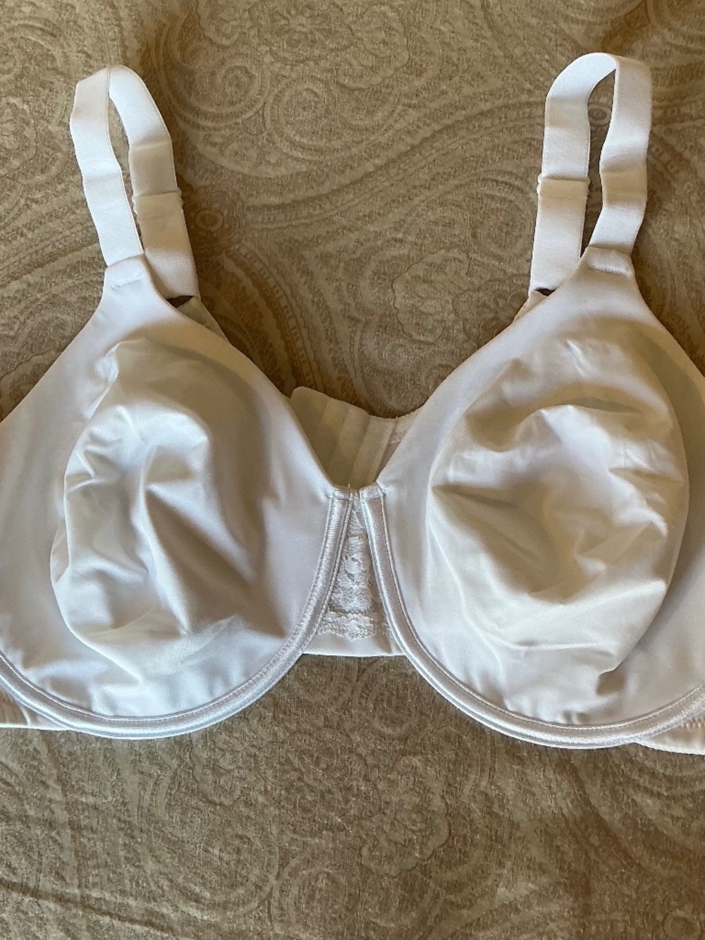 NWOT Vanity Fair Bra 44C